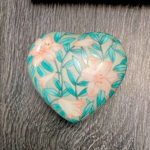 Serenade Otagirl vintage trinket box . Made in Japan